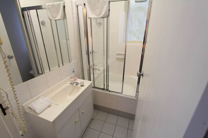 Room 17 of 22