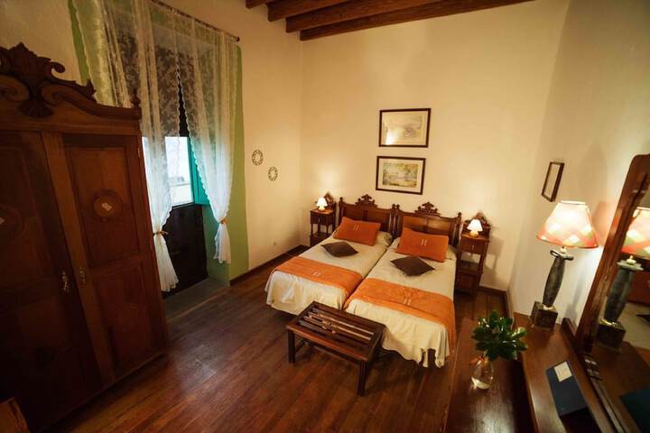 Room 5 of 31
