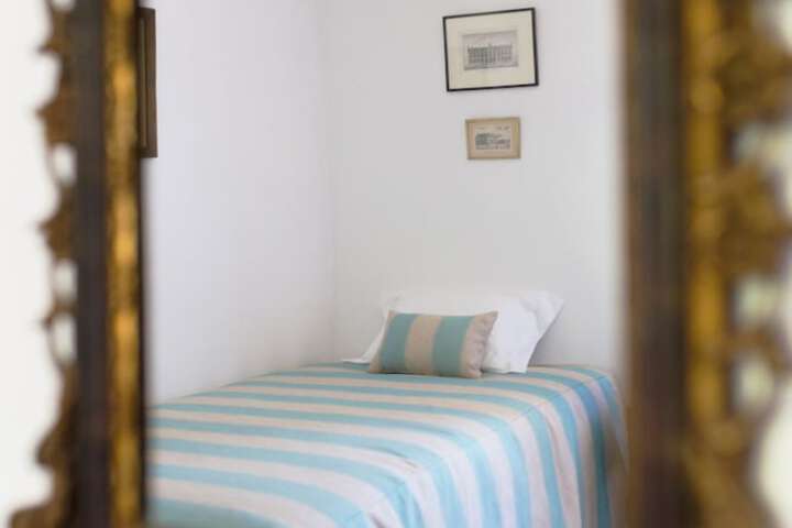 Room 27 of 88