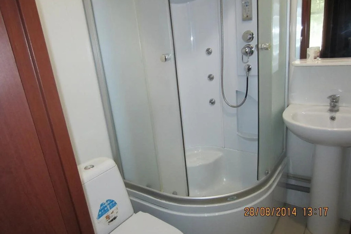 Room 8 of 10