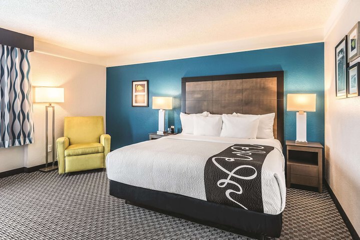 1 King Bed (13 of 22)