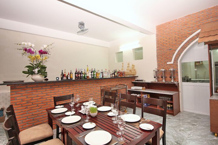 Dining 115 of 151