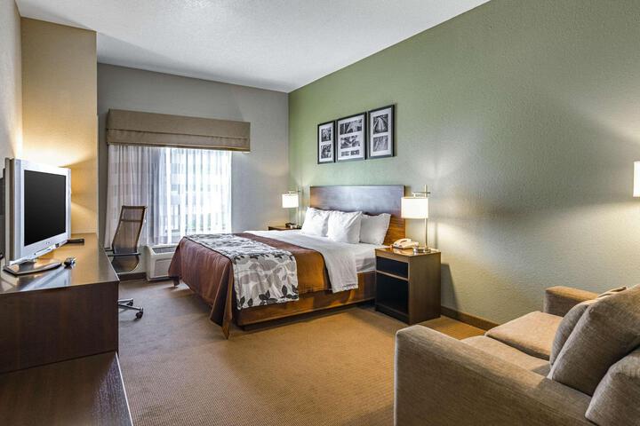 1 King Bed (1 of 20)