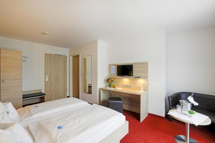 Room 15 of 44