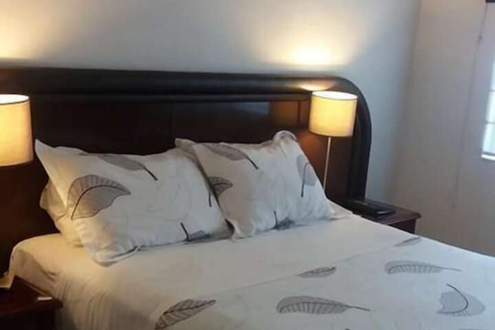 Room 7 of 33