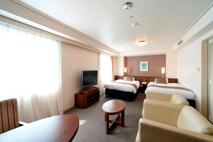 Room 12 of 50