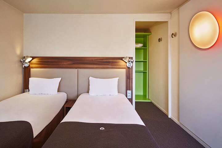 Room 10 of 41