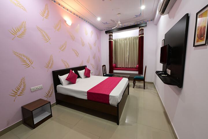 Room 4 of 19
