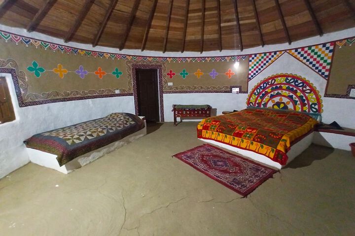 Room 11 of 28