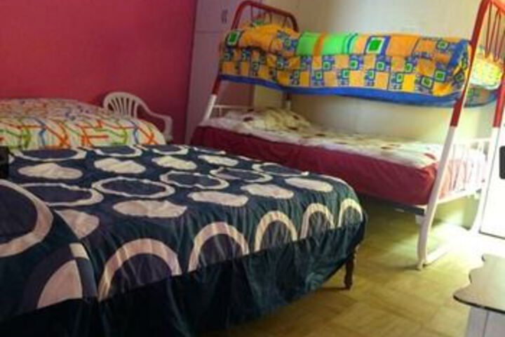 Room 7 of 12