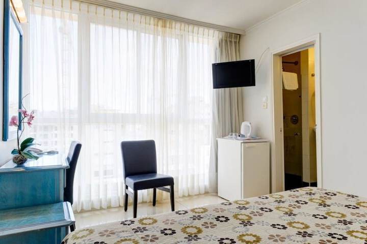 Room 21 of 46