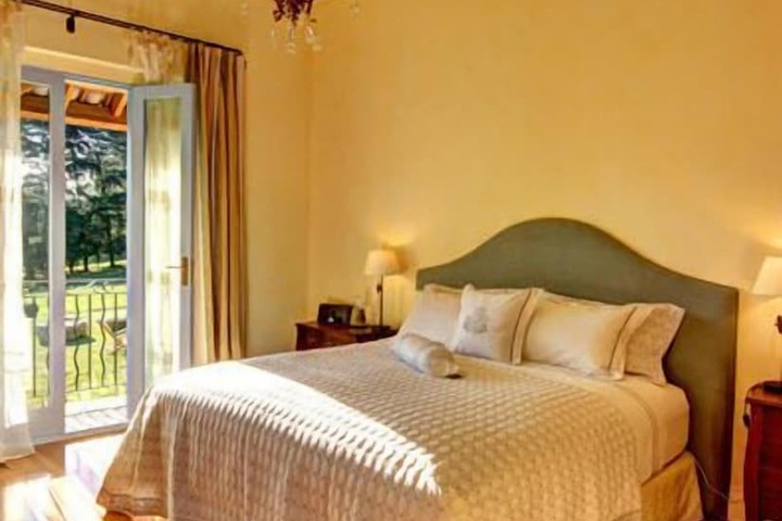 Room 3 of 32