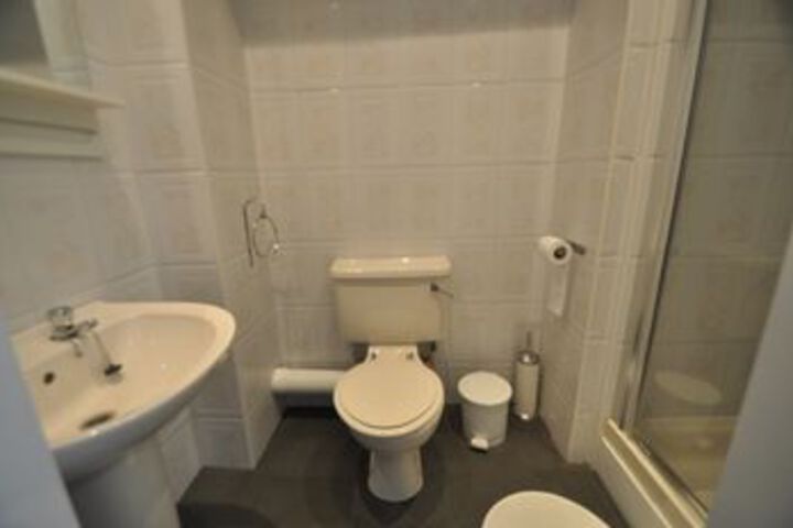 Room 8 of 60