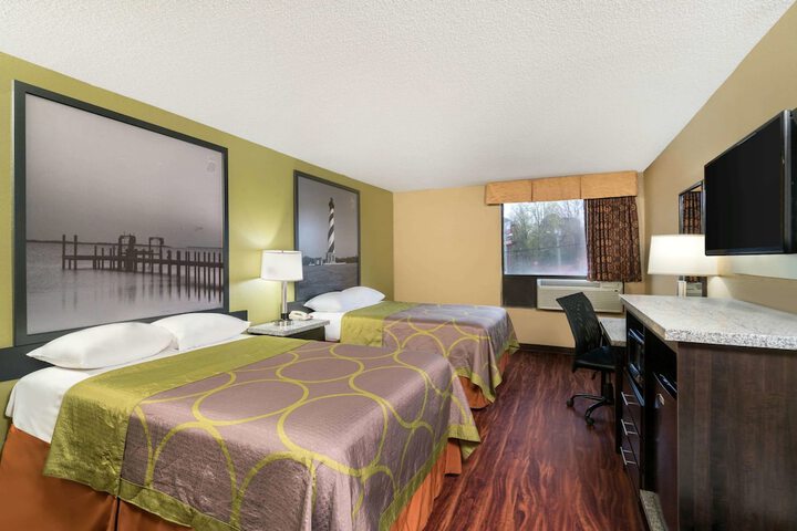 2 Double Beds (1 of 7)