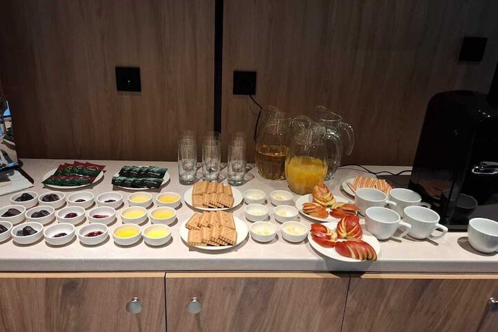 Dining 4 of 6