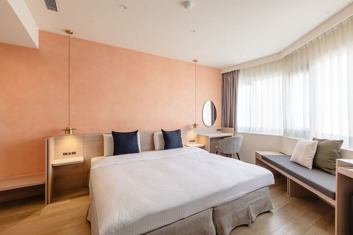 Room 42 of 68