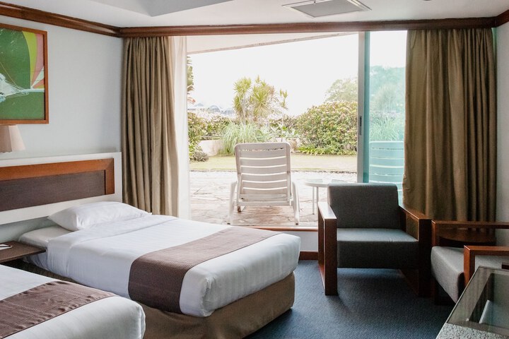 Room 4 of 30