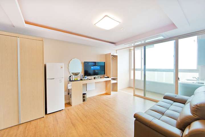Room 16 of 31