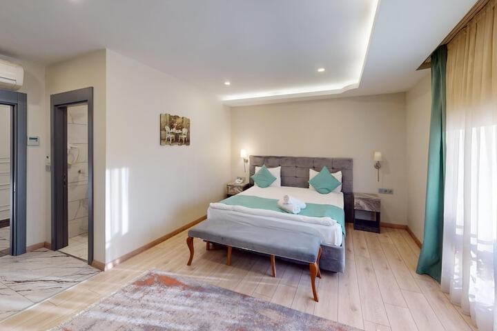 Room 14 of 21