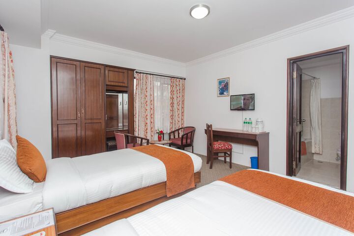 Room 6 of 93