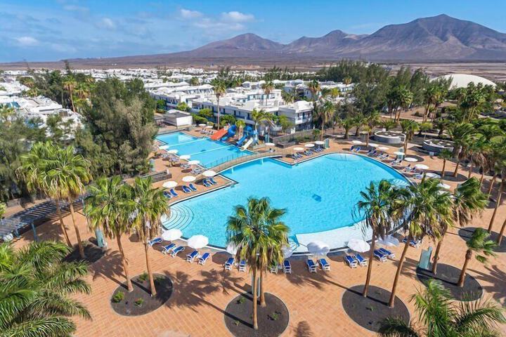 Hotel with Pool