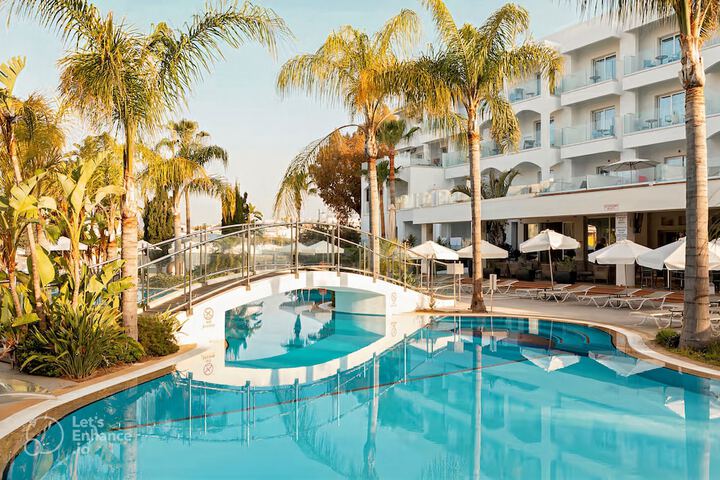 Pool Hotel