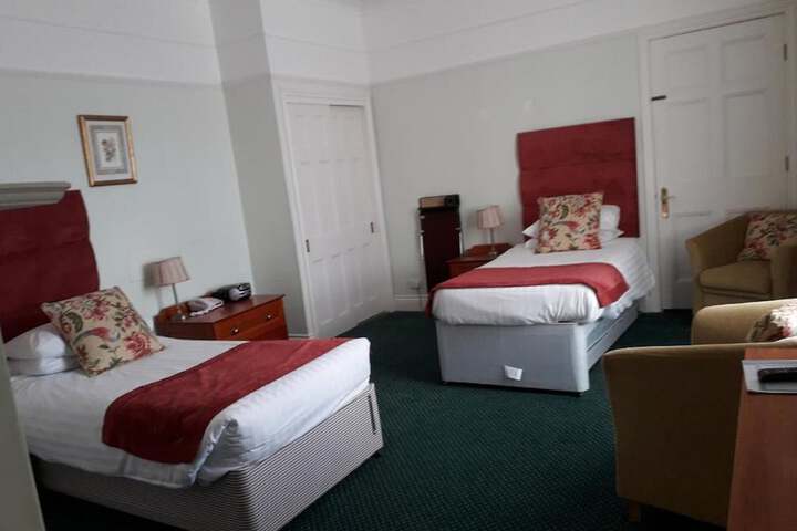 Room 4 of 86