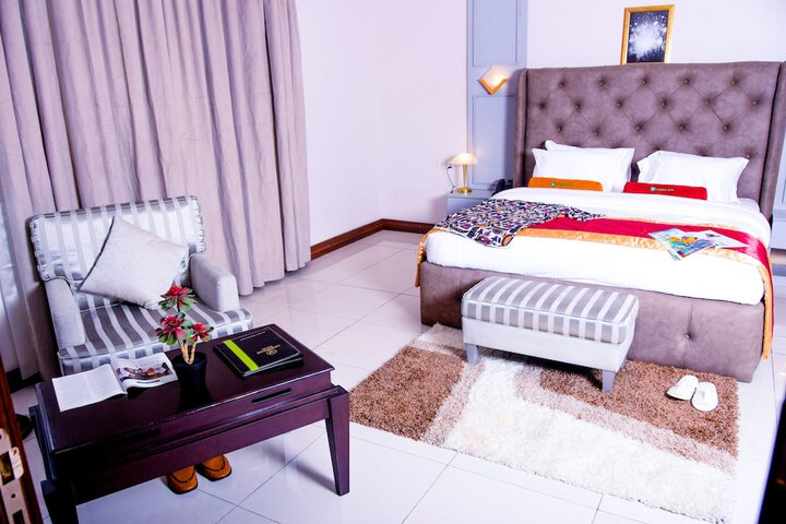 Room 10 of 48