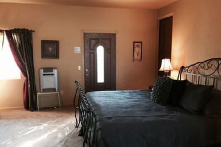 Room 7 of 13