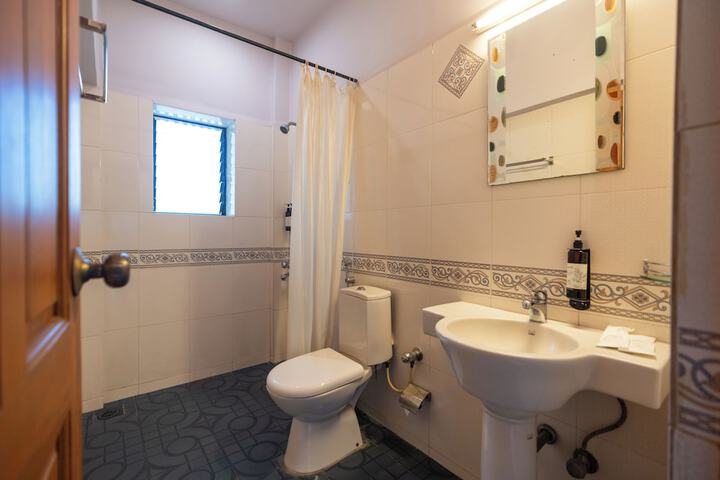 Room 53 of 114