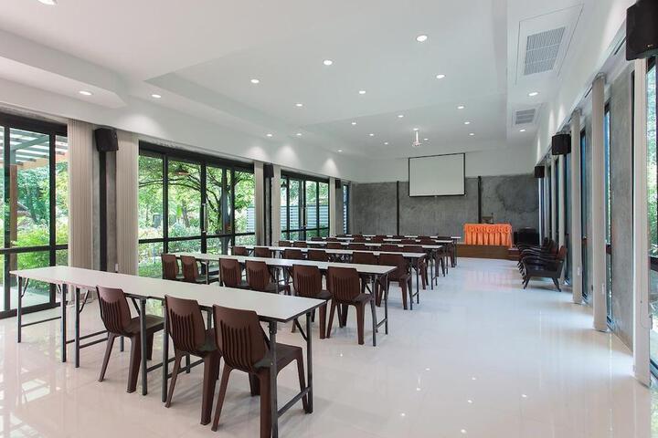 Hotel Entry