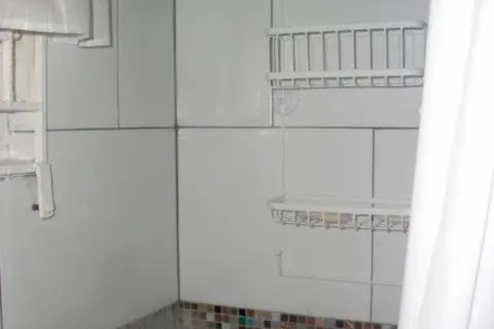 Room 4 of 4