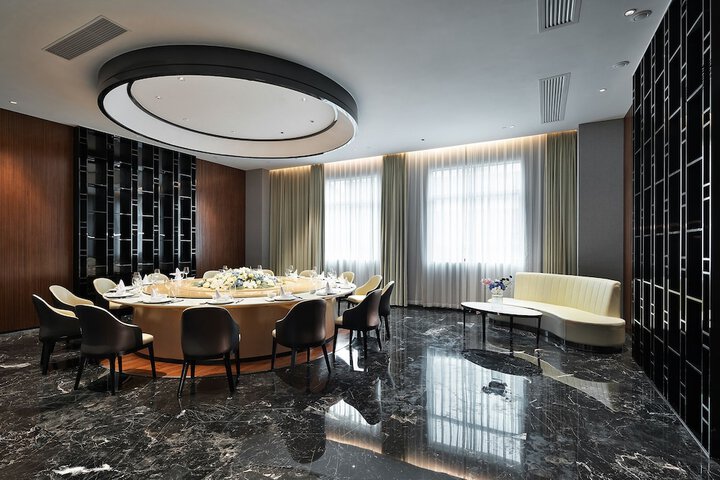 Dining 90 of 124
