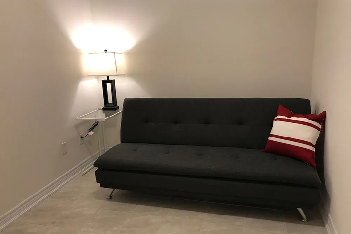 Room 6 of 23