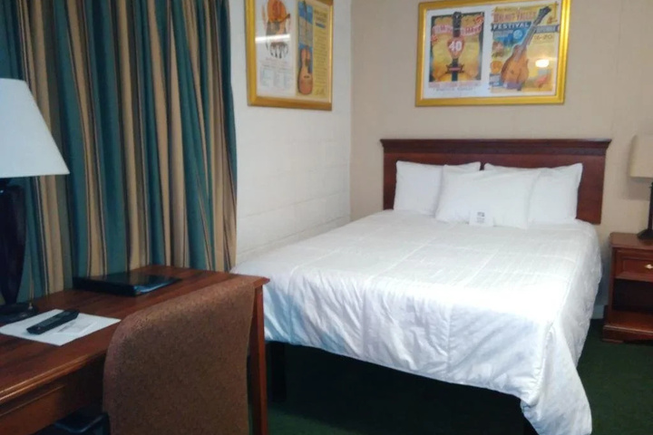Room 2 of 7