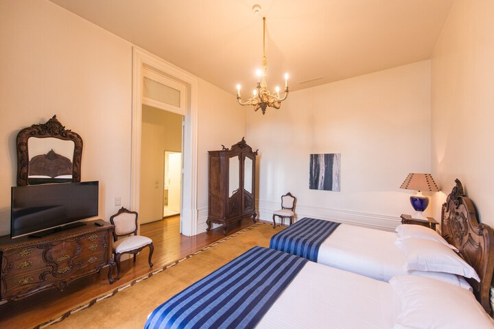 Room 5 of 46