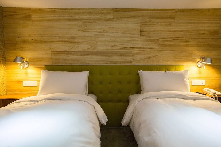 Room 34 of 105