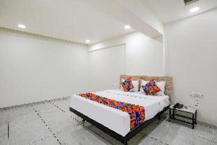 Room 8 of 30