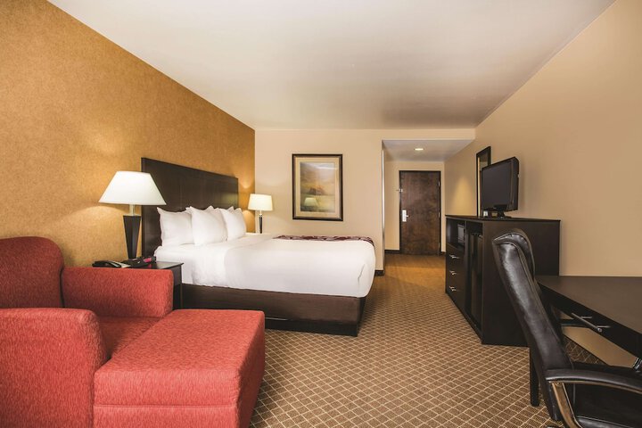 Room 4 of 34