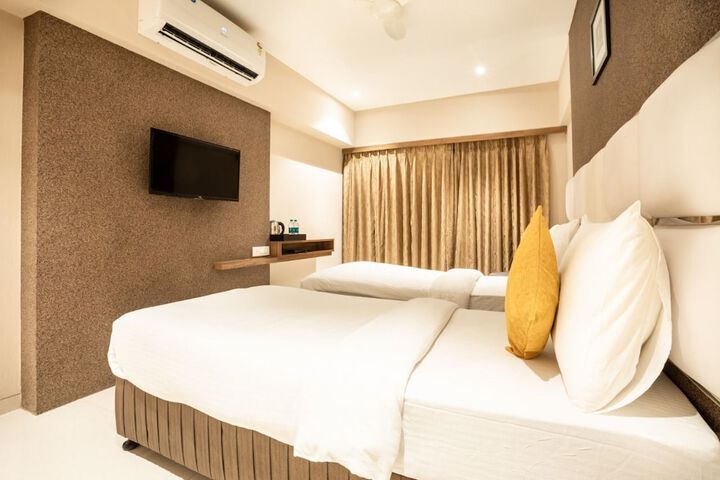 Room 3 of 6