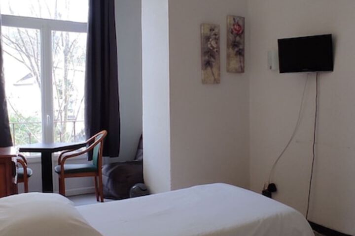 Room 9 of 25