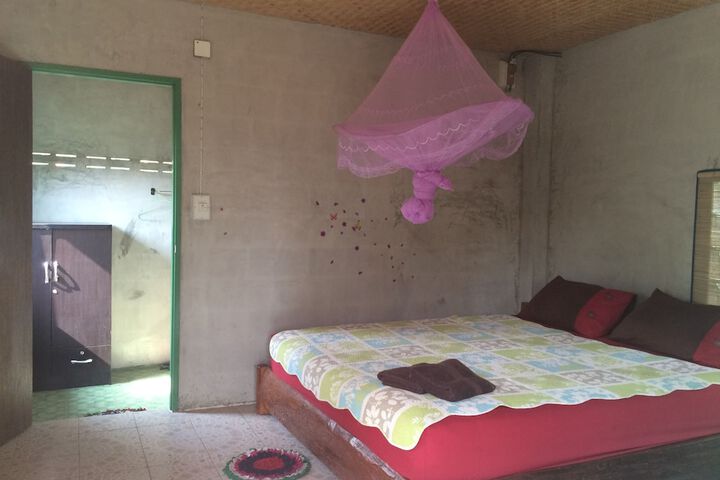 Room 13 of 64