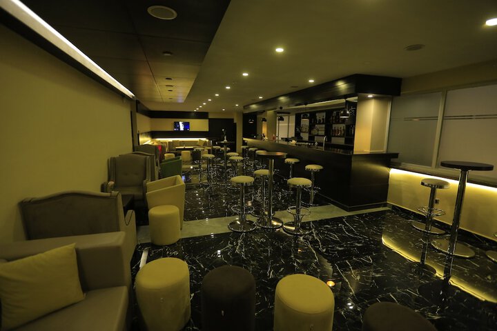 Lounge 56 of 66