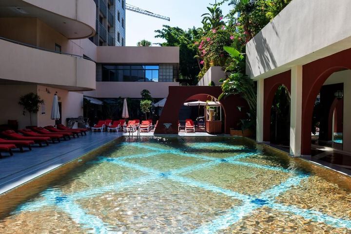Pool Hotel