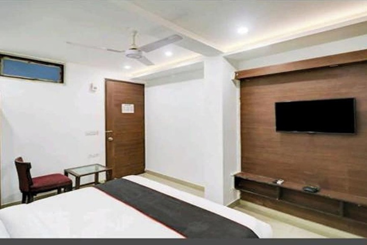 Room 36 of 90