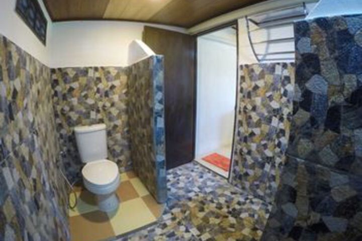 Room 5 of 65