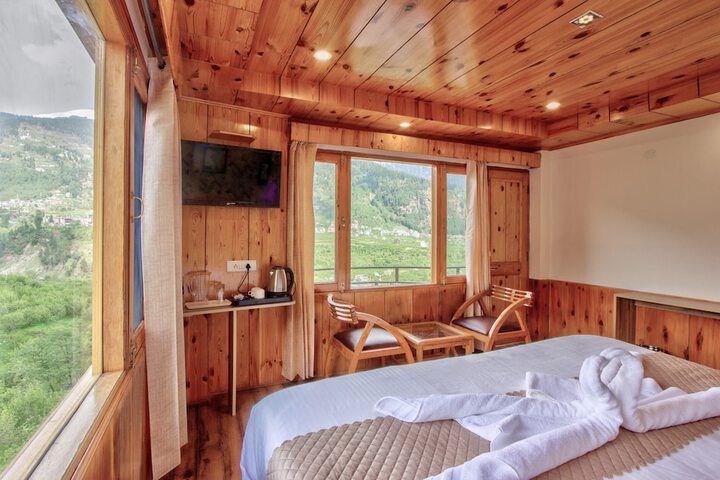 Room 2 of 27