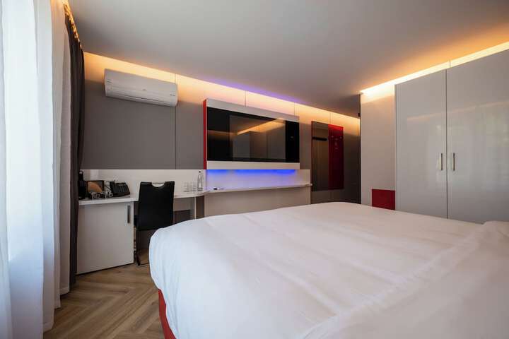 Room 29 of 80