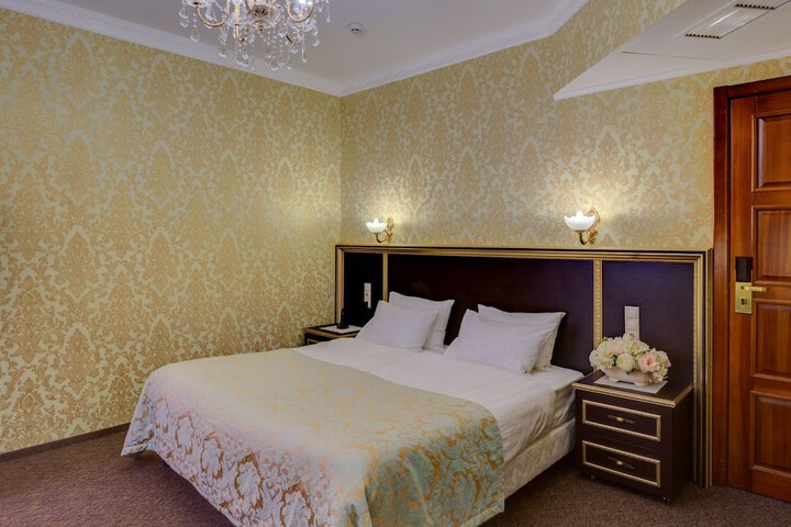 Room 28 of 63
