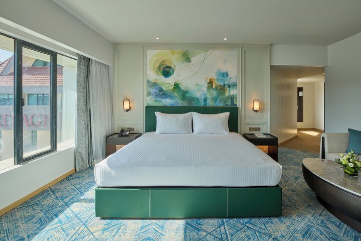 Room 21 of 103